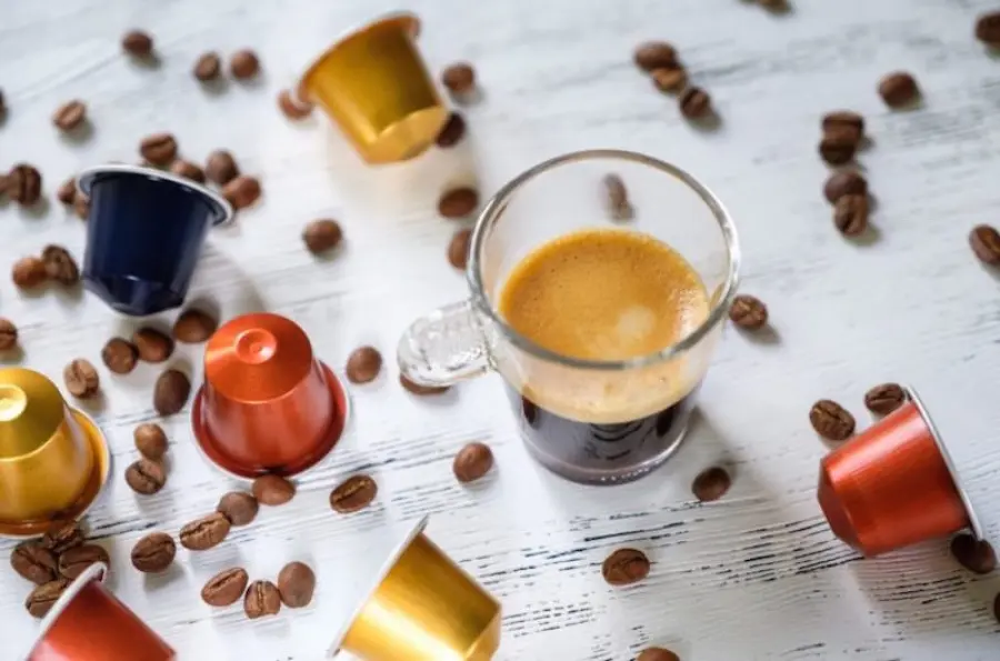  Italiani e caffè, come cambia il rapporto: dalla moka alla passione per le capsule